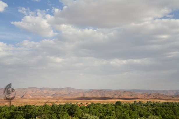 Vers l'est et la vallée des roses